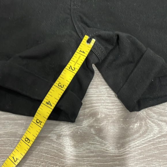 NWOT Universal Thread High Rise Mdi Black Denim Jean Shorts Cuffed 6 - Picture 9 of 14